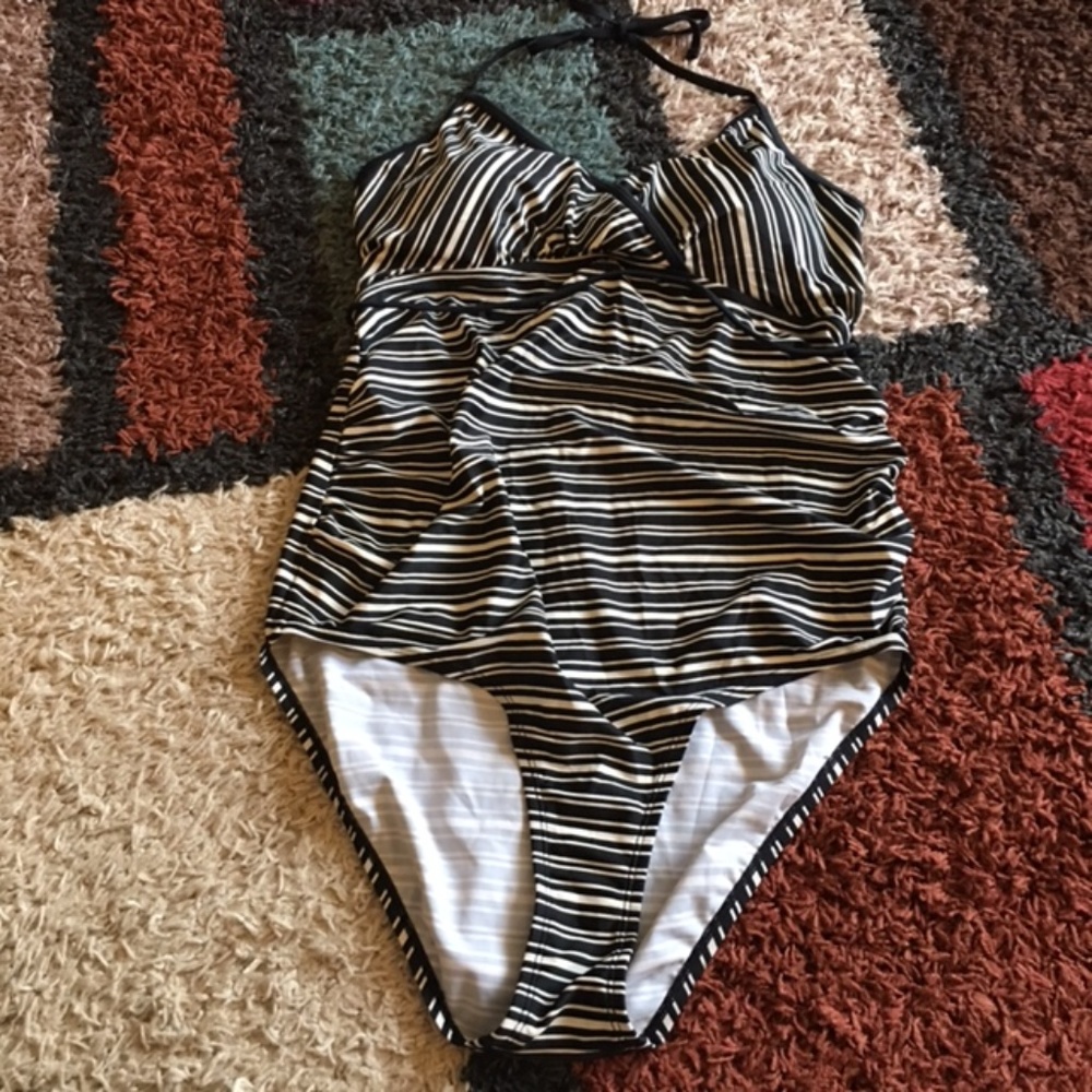LOWEST PRICE GAP Maternity Swim